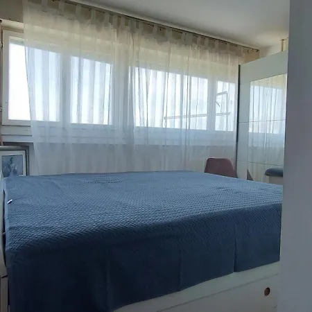 Happy 아파트 스플리트